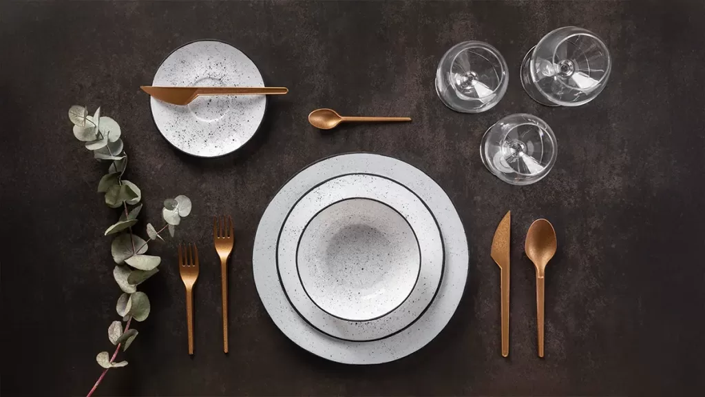 Fancy-glassware-for-your-dining-table